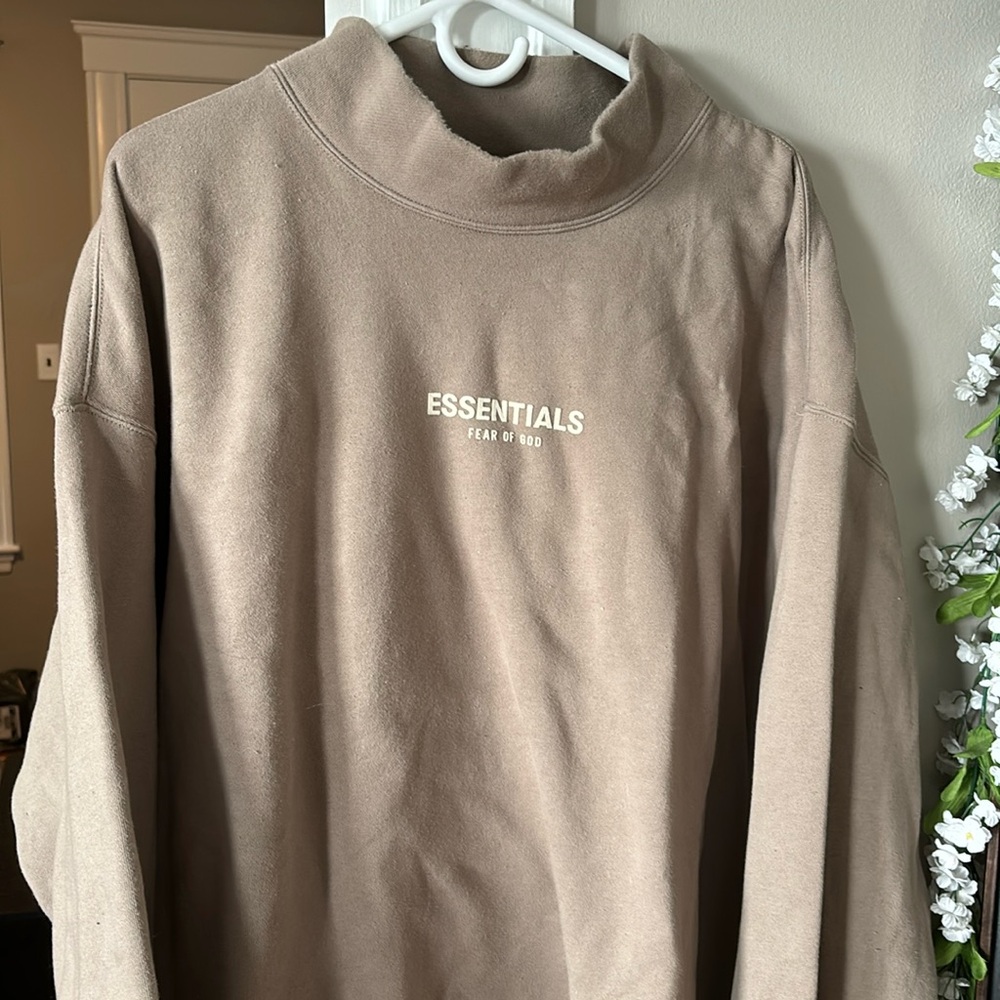 HIGH NECK ESSENTIALS CREW NECK